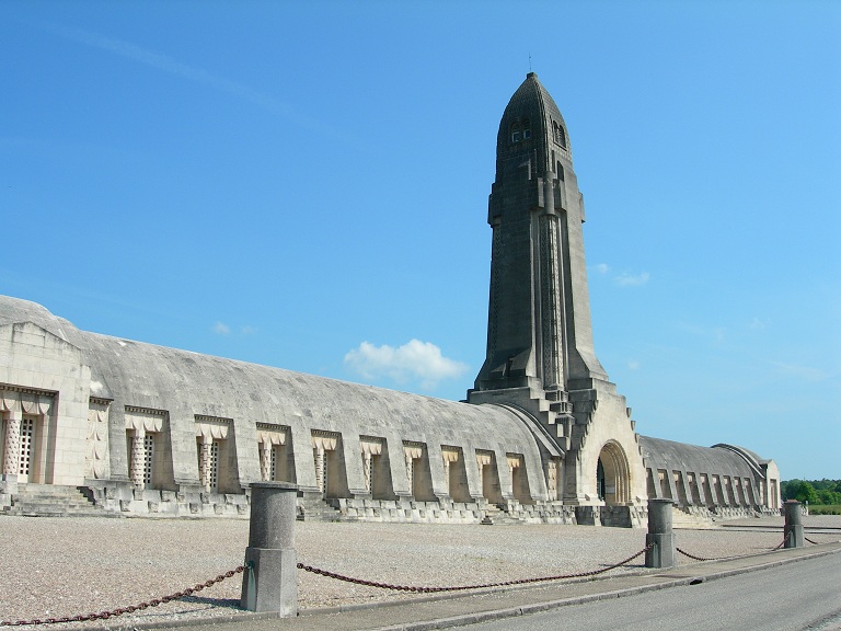 Das monumentale Beinhaus von Douaumont